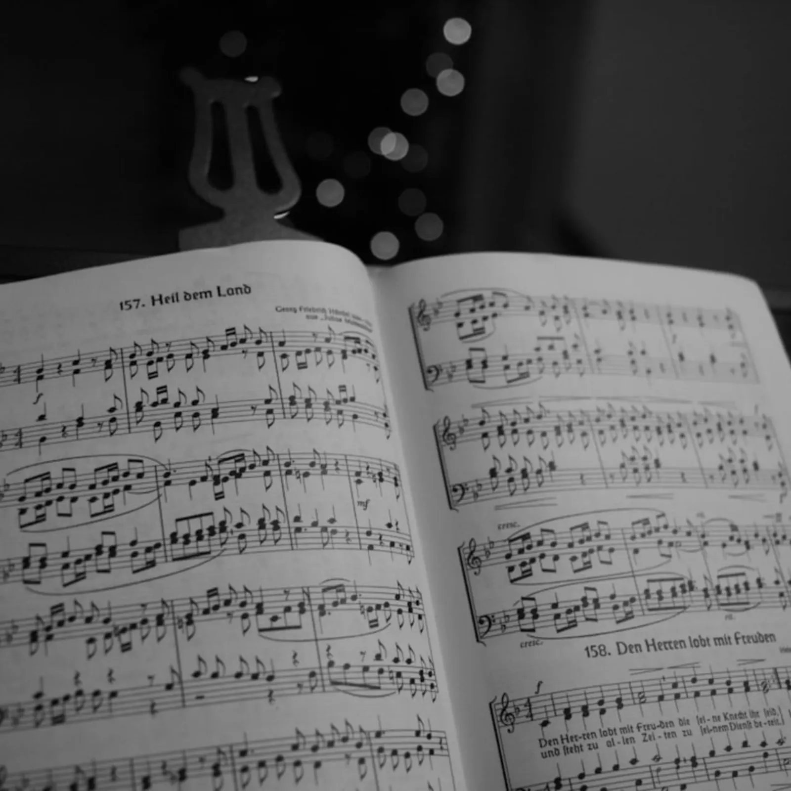Compose a music piece