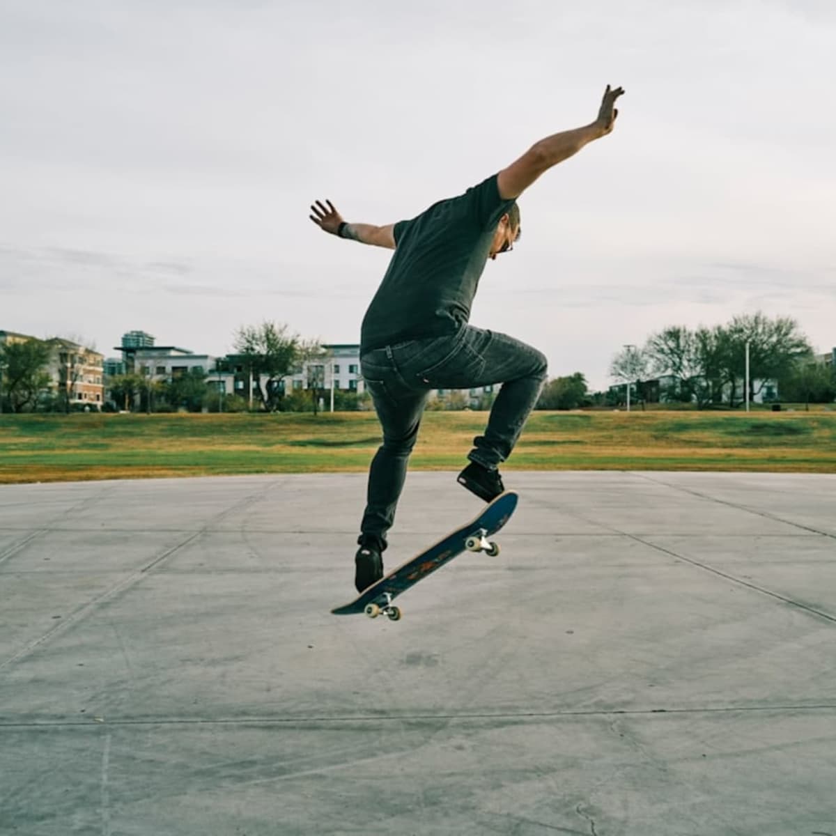 Master skateboard ollie