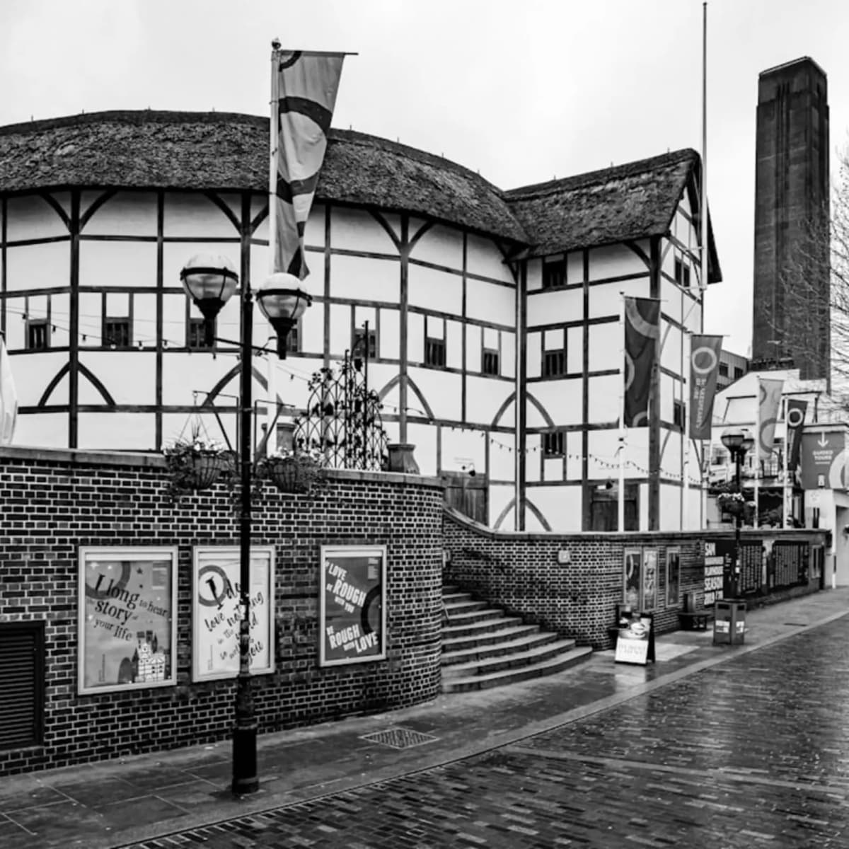 Attend the Globe Theatre Play
