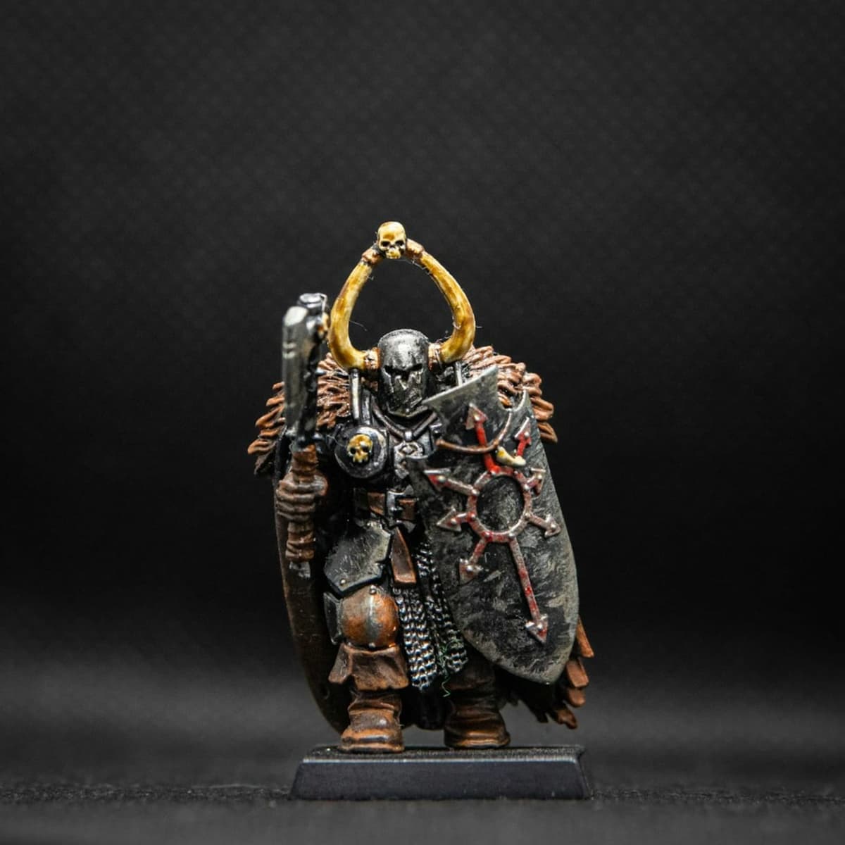 Paint a single Warhammer miniature