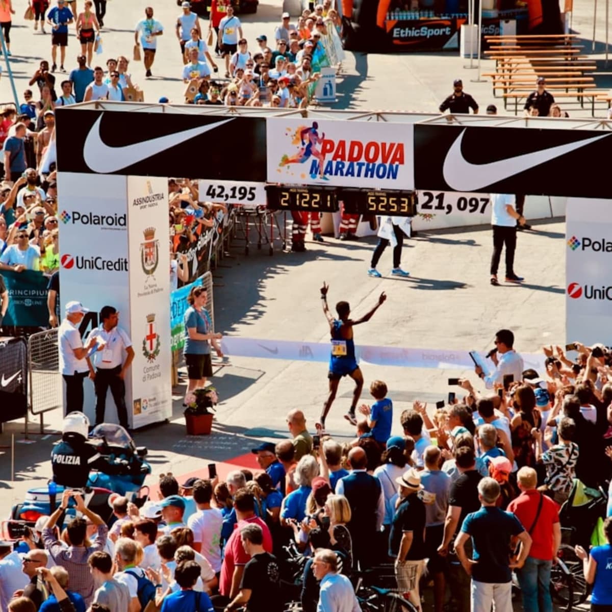 Run marathon