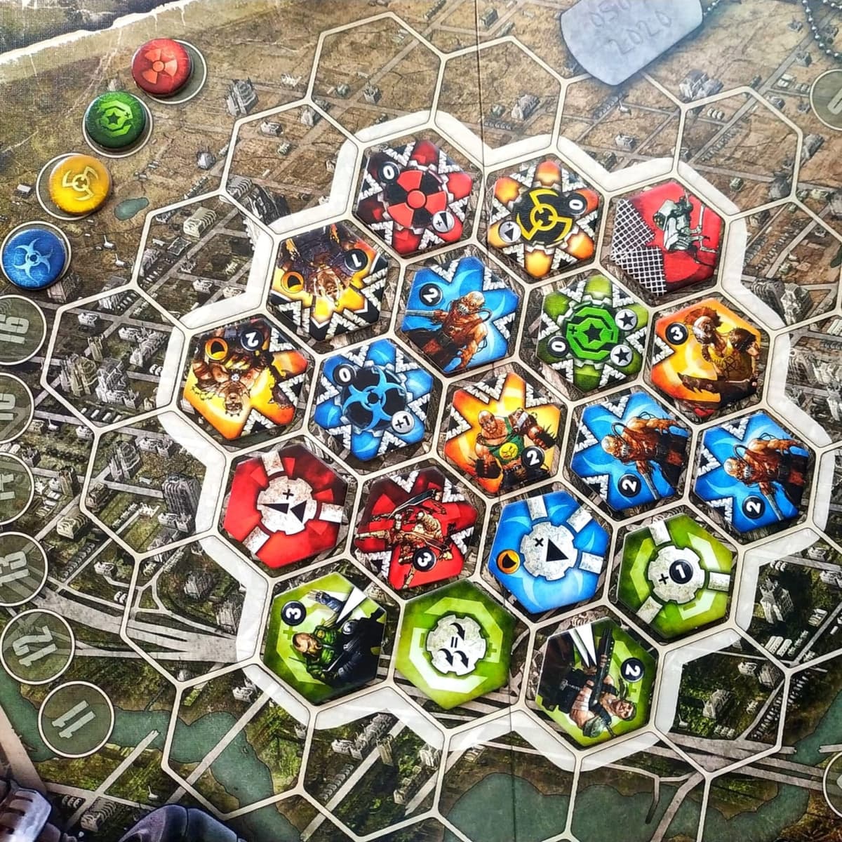 Play Neuroshima Hex!
